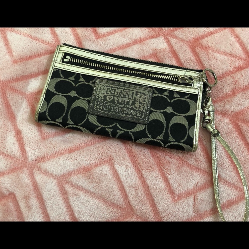 Coach Poppy wristlet walker silver and black